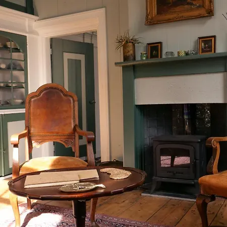 Bed en kerk monumentale 2 slaapkamer woning-3